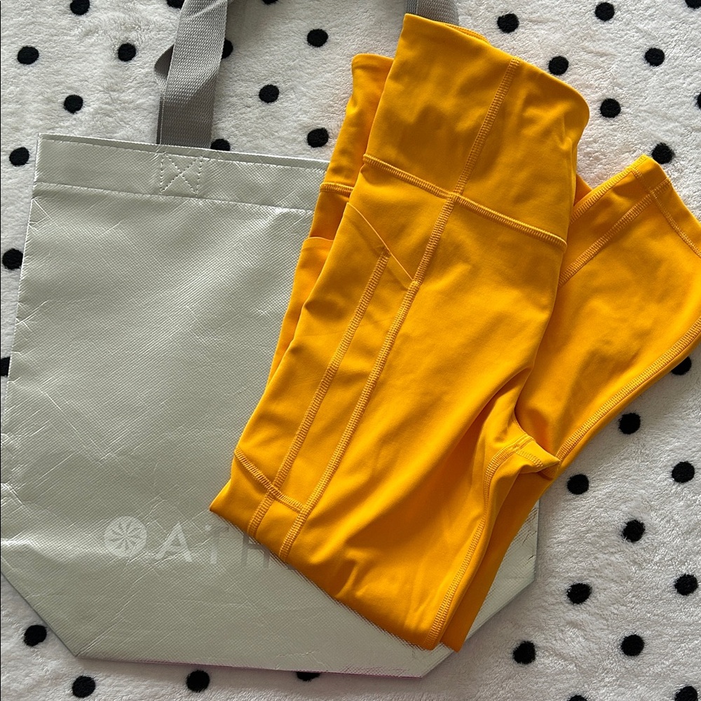 Athleta Capri in bright yellow - S